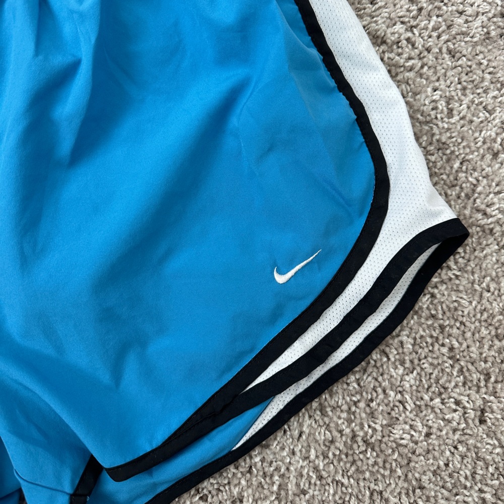 Nike Shorts - Picture 2 of 6